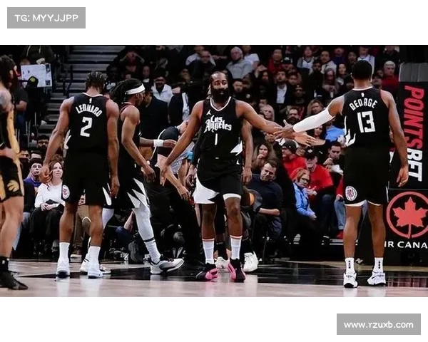 快船队领先优势被追赶,惊险赢得胜利 快船队领先优势被追赶,惊险赢得胜利