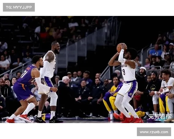 湖人队内外兼修,再度锁定胜利 湖人队内外兼修,再度锁定胜利