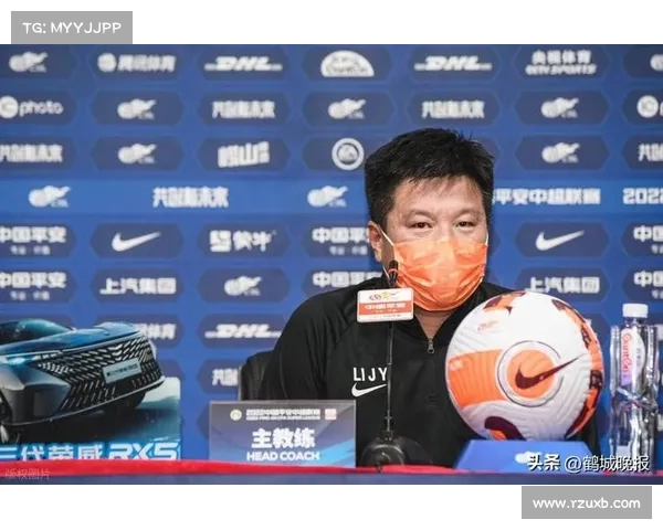 李金羽与辽宁铁人队员畅谈:快乐踢球是释放潜力的关键(李金羽 足球) 李金羽与辽宁铁人队员畅谈:快乐踢球是释放潜力的关键(李金羽 足球)