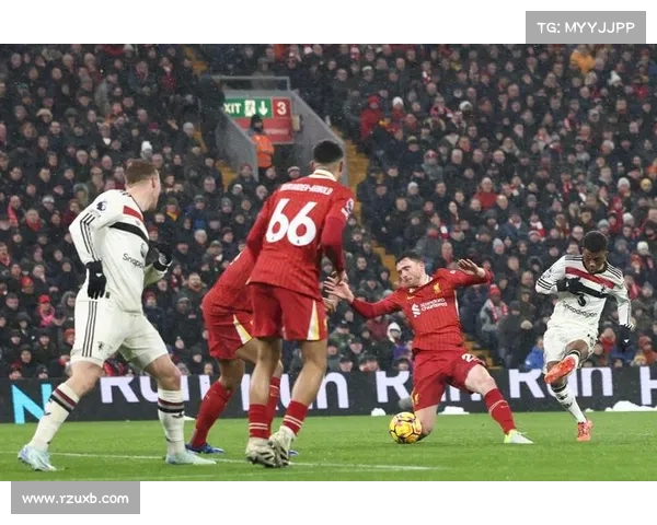 利物浦主场迎战曼联,红色德比引爆安菲尔德 利物浦主场迎战曼联,红色德比引爆安菲尔德